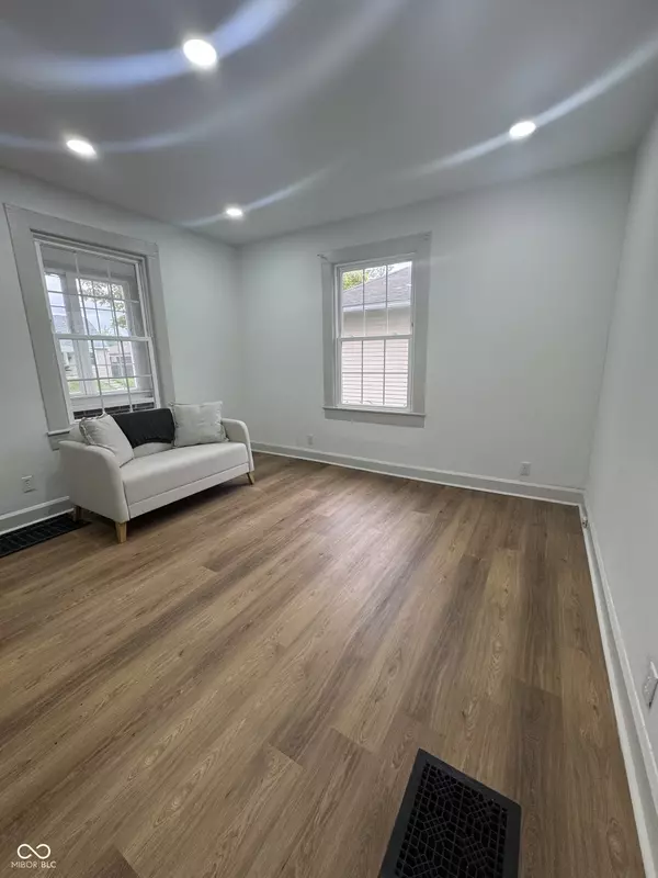 Beech Grove, IN 46107,106 S 3rd AVE