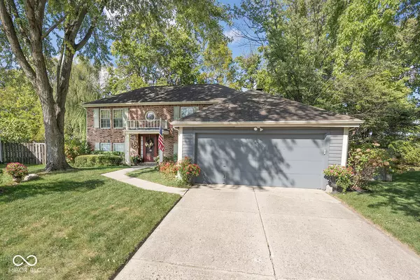 Greenwood, IN 46142,1572 Hunters LN