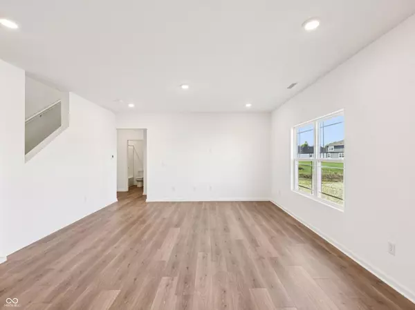 Indianapolis, IN 46239,9232 Hemingway DR