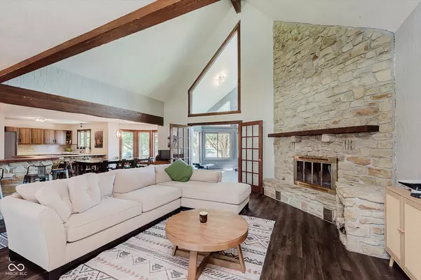 Indianapolis, IN 46217,8414 Gallant Fox DR