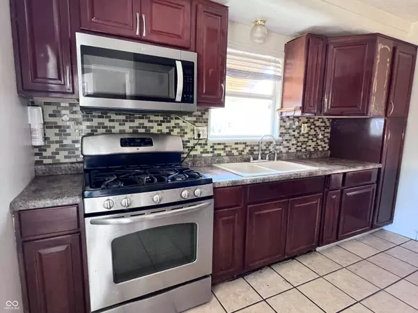 Indianapolis, IN 46222,2011 N Moreland AVE