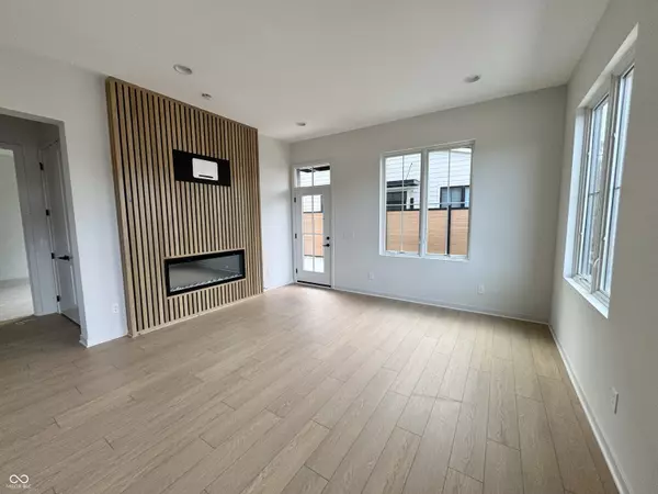 Westfield, IN 46074,1679 Coach DR