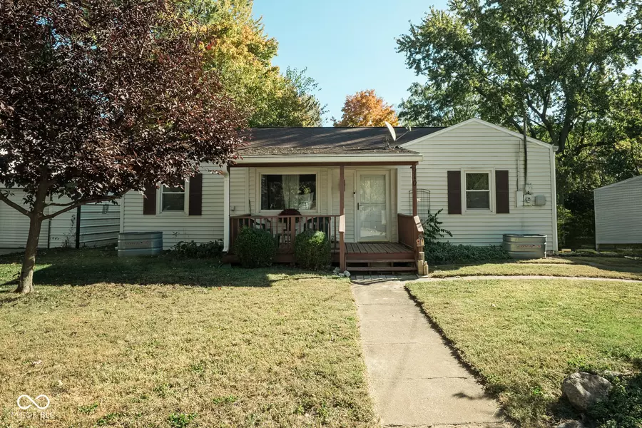 910 S Umbarger RD, Muncie, IN 47304