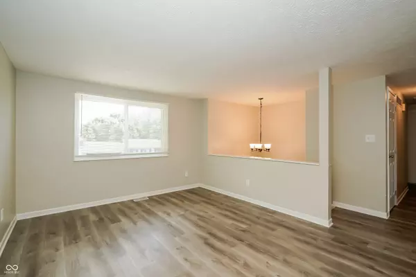 Indianapolis, IN 46237,7516 Inverness DR