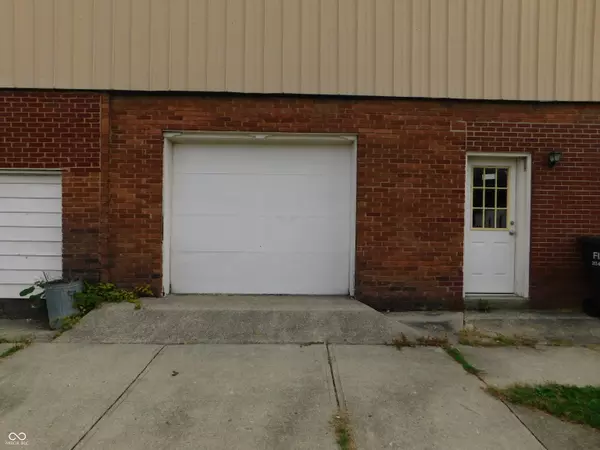 Greenfield, IN 46140,1102 E Main ST