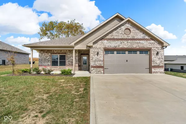 3048 W Glacier DR, Monrovia, IN 46157