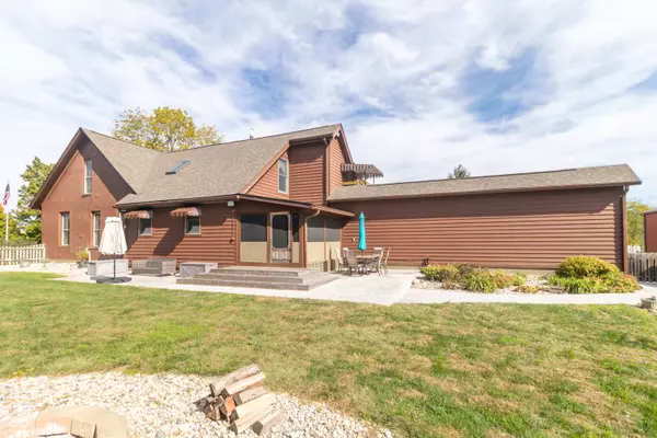 Greenfield, IN 46140,5587 E 400 S