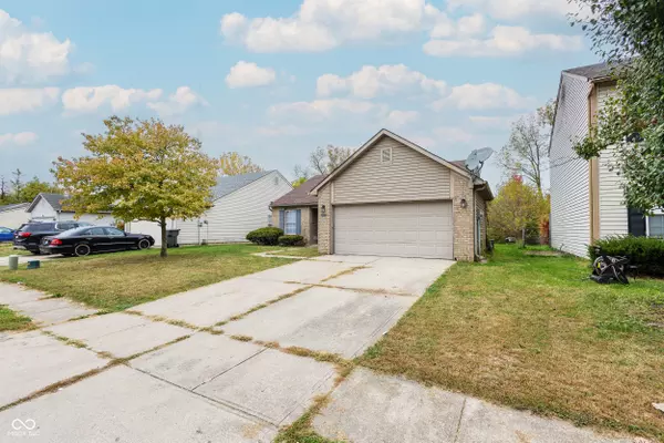 Indianapolis, IN 46235,10662 Lostpine LN