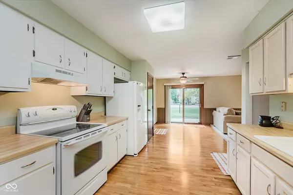 Greenfield, IN 46140,2404 Postmaster LN