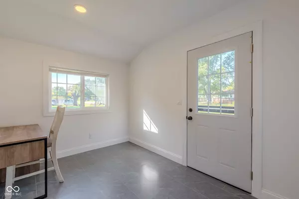 Indianapolis, IN 46221,4221 S Lynhurst DR