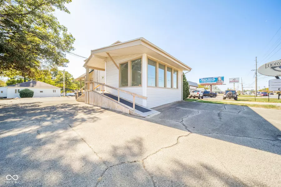 1615 E 53rd ST, Anderson, IN 46013
