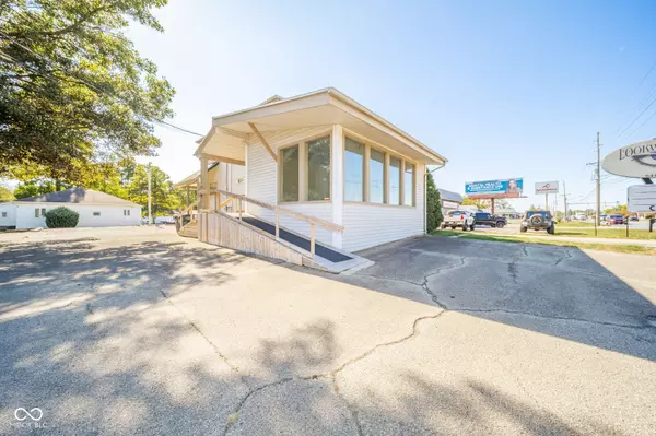 1615 E 53rd ST, Anderson, IN 46013