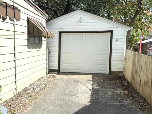 Indianapolis, IN 46218,1617 N Hawthorne LN