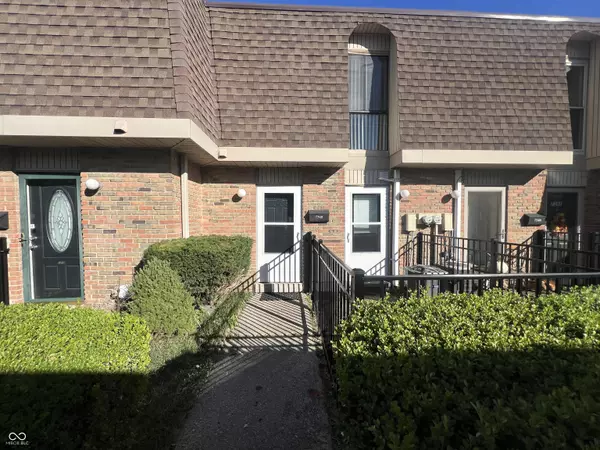 7348 Countrybrook DR, Indianapolis, IN 46260