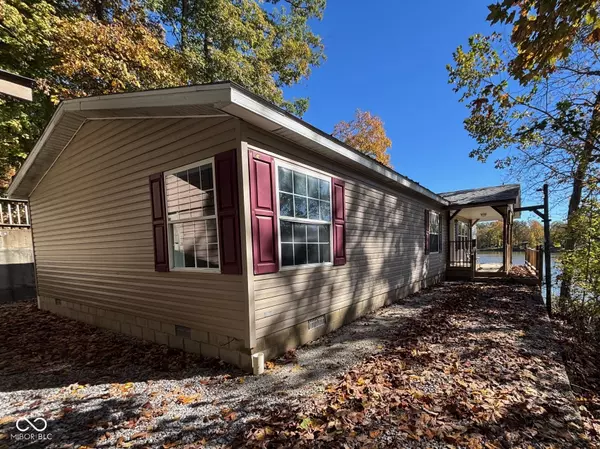 1457 Spirea CT, North Vernon, IN 47265