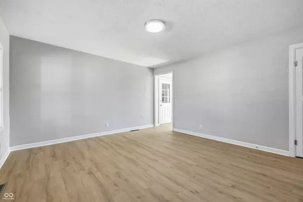 Indianapolis, IN 46221,3987 Moline DR