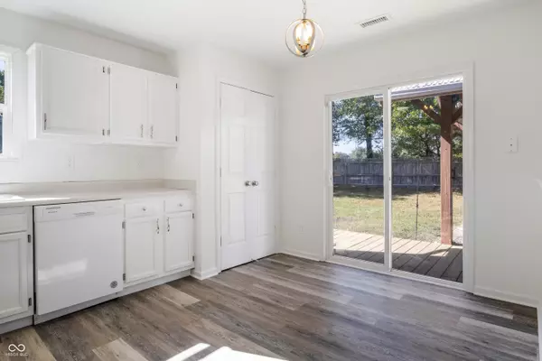 Indianapolis, IN 46229,11704 Hartland DR E