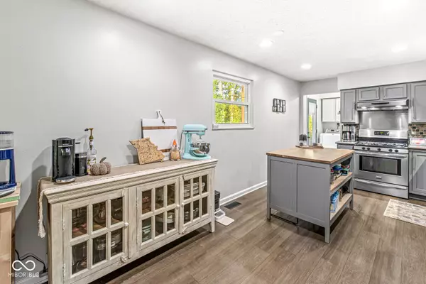 Indianapolis, IN 46220,2932 Parr DR