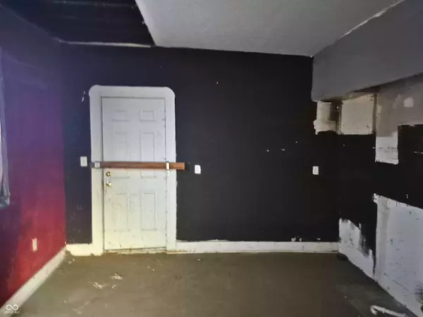 Indianapolis, IN 46208,2858 N Kenwood AVE