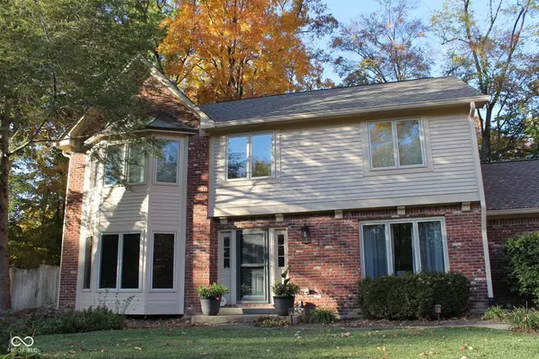 102 Glasgow LN, Noblesville, IN 46060