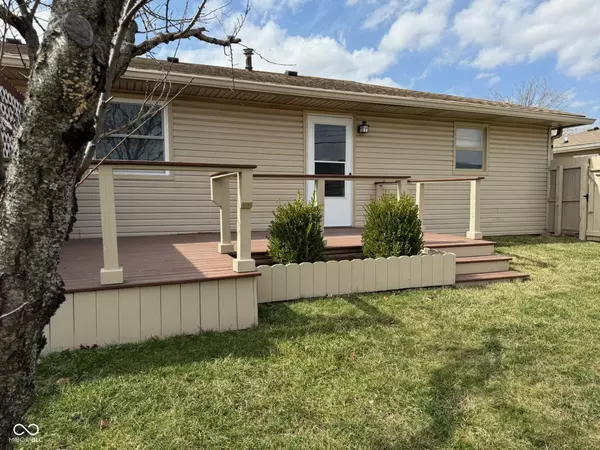 Greenfield, IN 46140,235/237 237 Gaslite LN