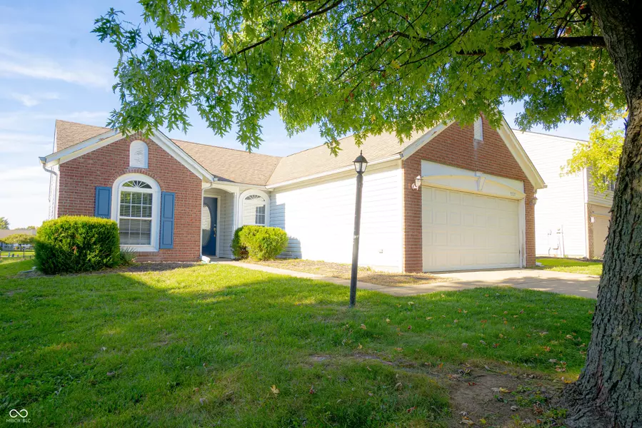 1320 Mulberry CT, Greenfield, IN 46140