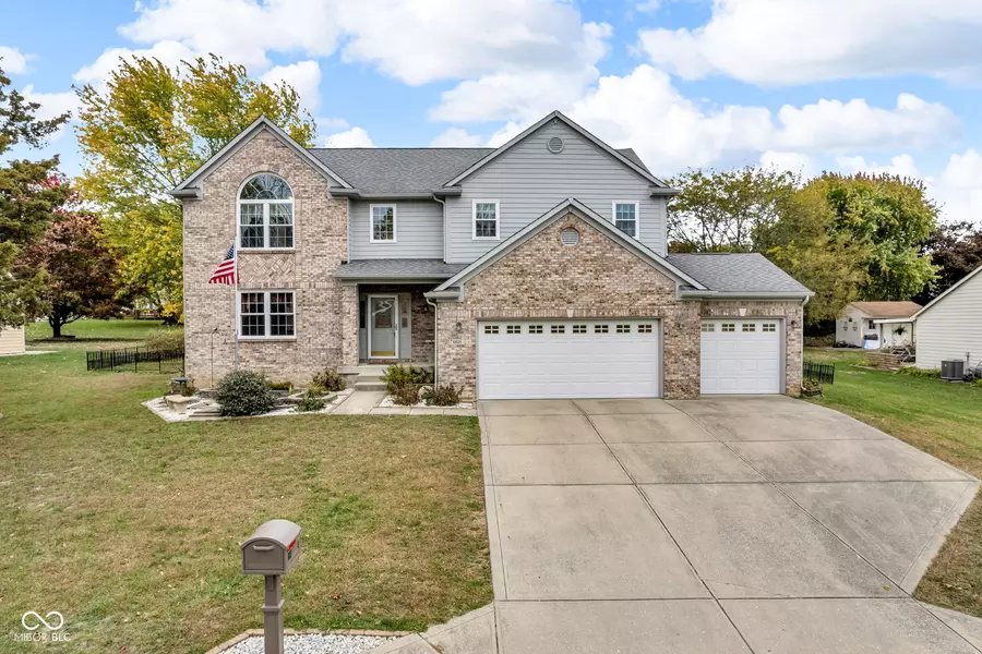 6820 Loretta CT, Avon, IN 46123