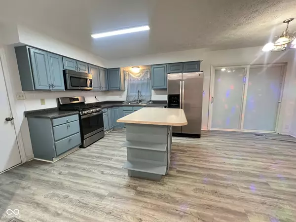 Indianapolis, IN 46234,9122 Broken Arrow RD