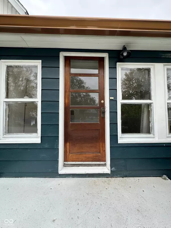 Roachdale, IN 46172,10 W Washington ST