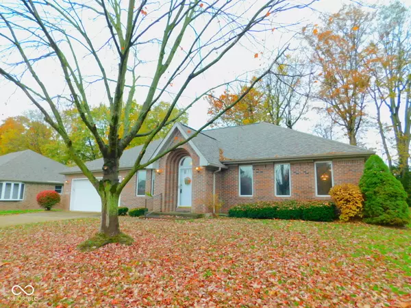 3206 Thomas TRCE, Columbus, IN 47203