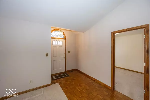 Columbus, IN 47203,3206 Thomas TRCE