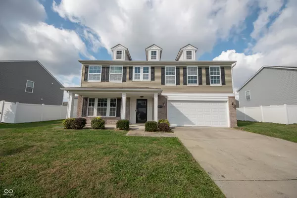 4678 Maplelawn DR, Columbus, IN 47203