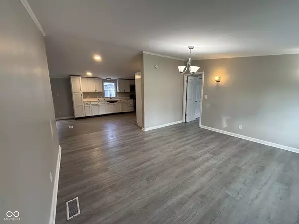 Indianapolis, IN 46235,3904 Ireland DR