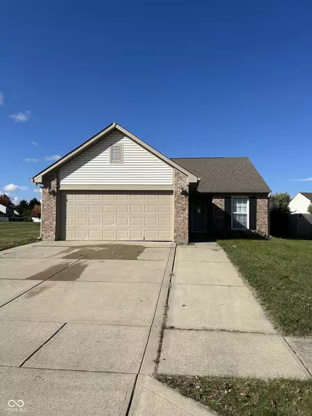 688 Hollowood LN, Avon, IN 46123