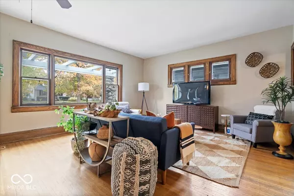 Indianapolis, IN 46201,734 N Riley AVE