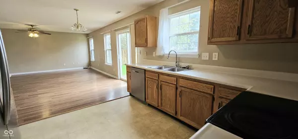 Columbus, IN 47201,3044 Rolling Hill DR