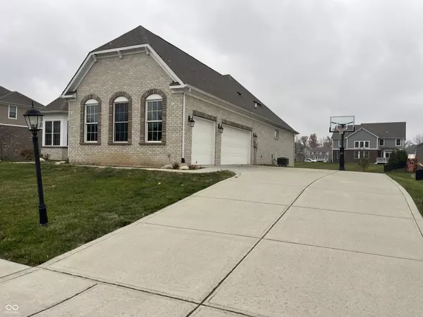 Noblesville, IN 46062,5218 Sweetwater DR