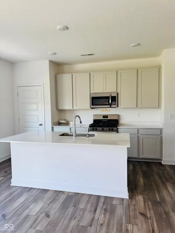 Indianapolis, IN 46259,7438 Brayton CT