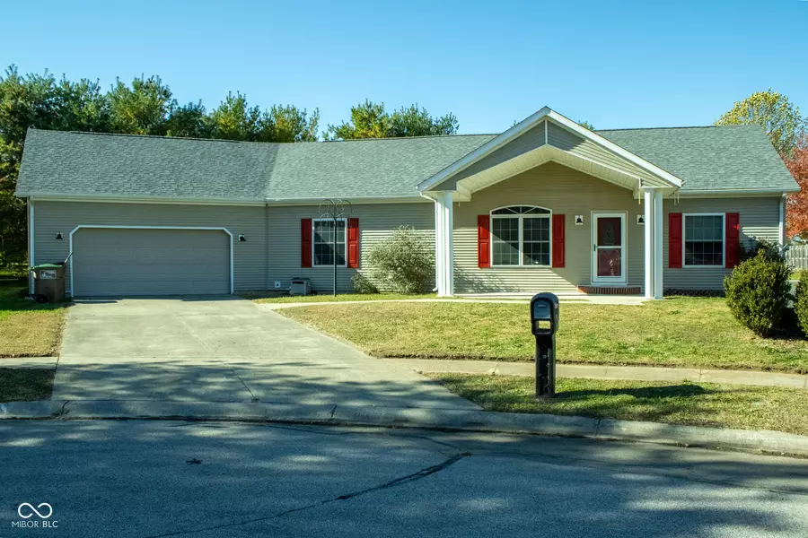 1756 Pinion CT, Columbus, IN 47201