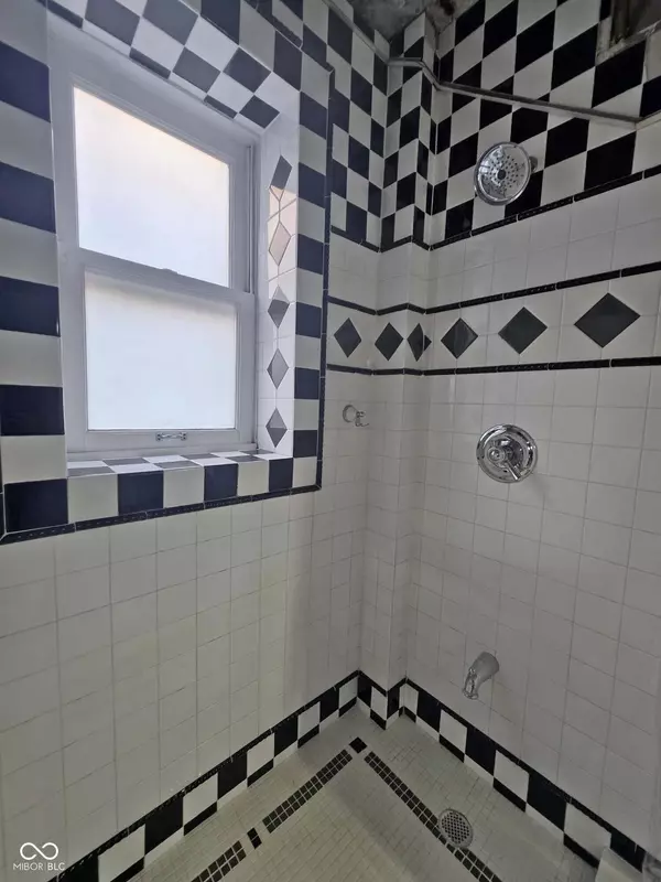 Indianapolis, IN 46204,230 E 9th ST #APT 109