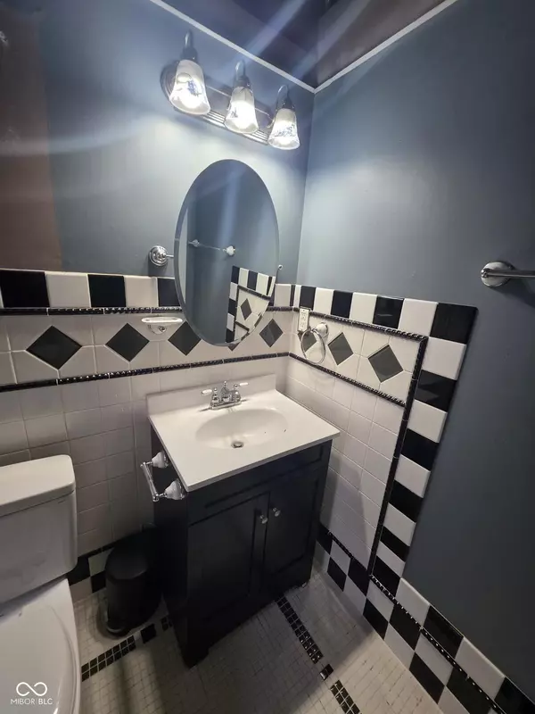 Indianapolis, IN 46204,230 E 9th ST #APT 109