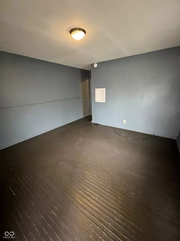 Indianapolis, IN 46222,1111 Medford AVE