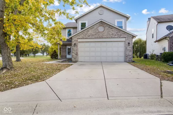 6766 Wimbledon DR, Zionsville, IN 46077