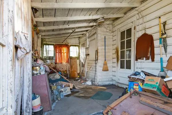 Hope, IN 47246,827 Main ST