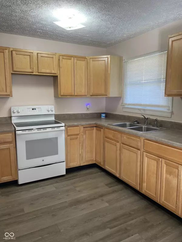 Whiteland, IN 46184,624 Sweetbriar AVE