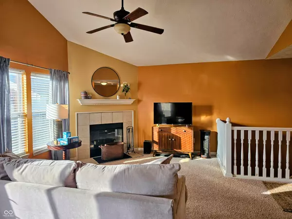 Fishers, IN 46038,13415 White Granite DR #600