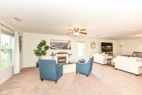 Indianapolis, IN 46259,8158 Retreat LN