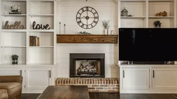 Carmel, IN 46033,5325 Creekbend DR