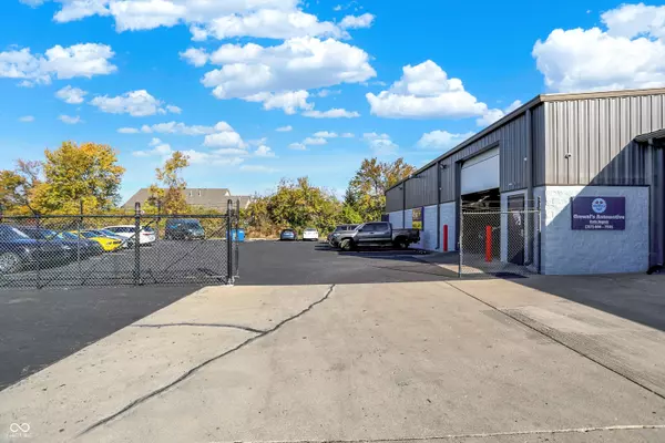 Indianapolis, IN 46237,5210 Commerce CIR