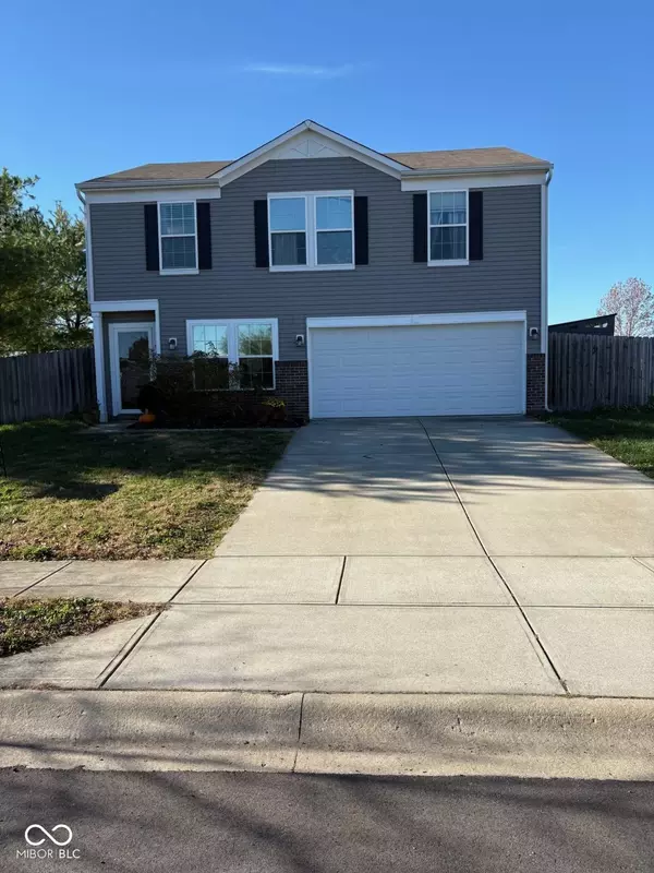 4652 Willowbrook DR, Columbus, IN 47203